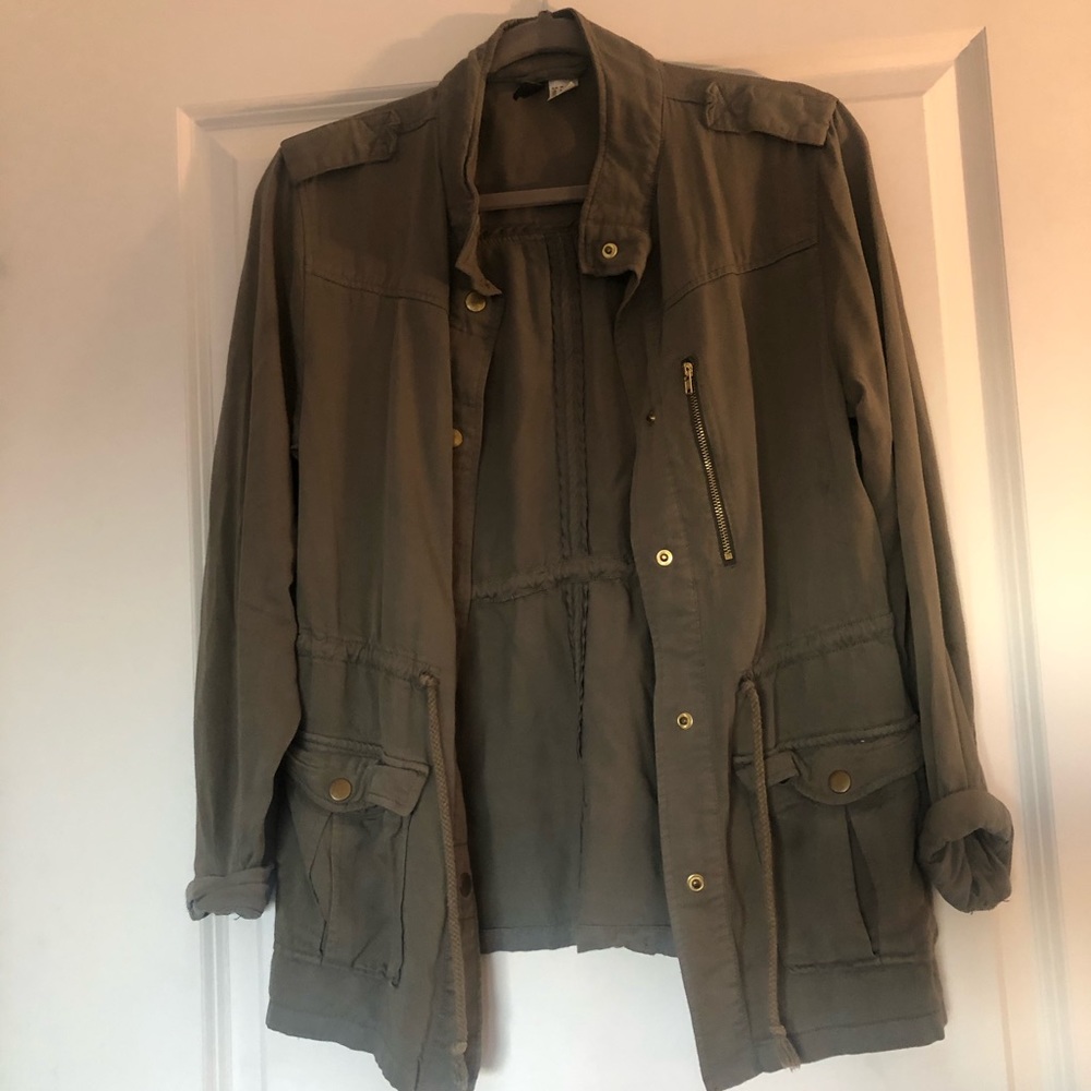 OLIVE GREEN UTILITY JACKET